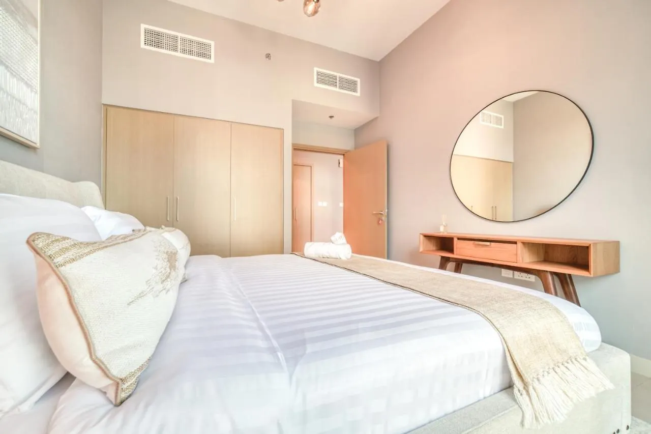1 Bedroom In Creek Horizon Tower At Dubai Creek Harbour By Pk Holidays アパート